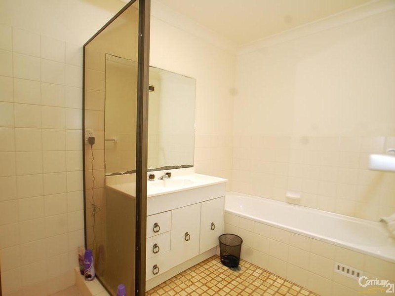 28/3 Joseph Lloyd Close, Gosford NSW 2250