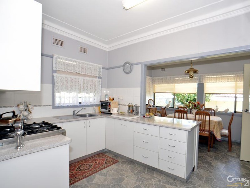 80 Glennie Street, Wyoming NSW 2250