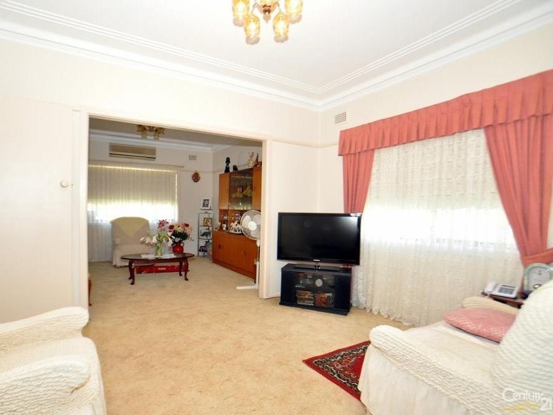 80 Glennie Street, Wyoming NSW 2250