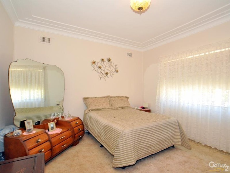 80 Glennie Street, Wyoming NSW 2250