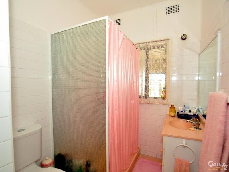 80 Glennie Street, Wyoming NSW 2250