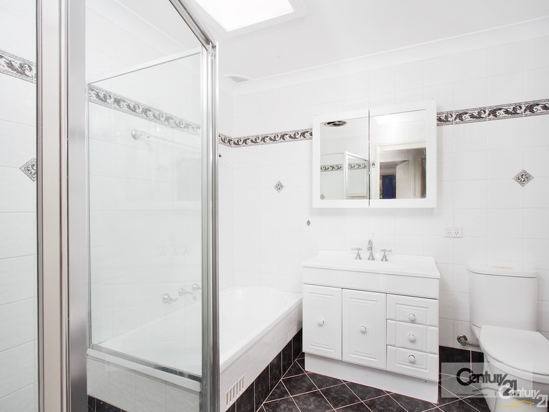 13 Ourimbah st, Lisarow NSW 2250