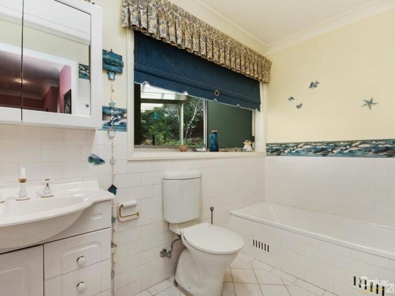 4 Kawana Avenue, Niagara Park NSW 2250