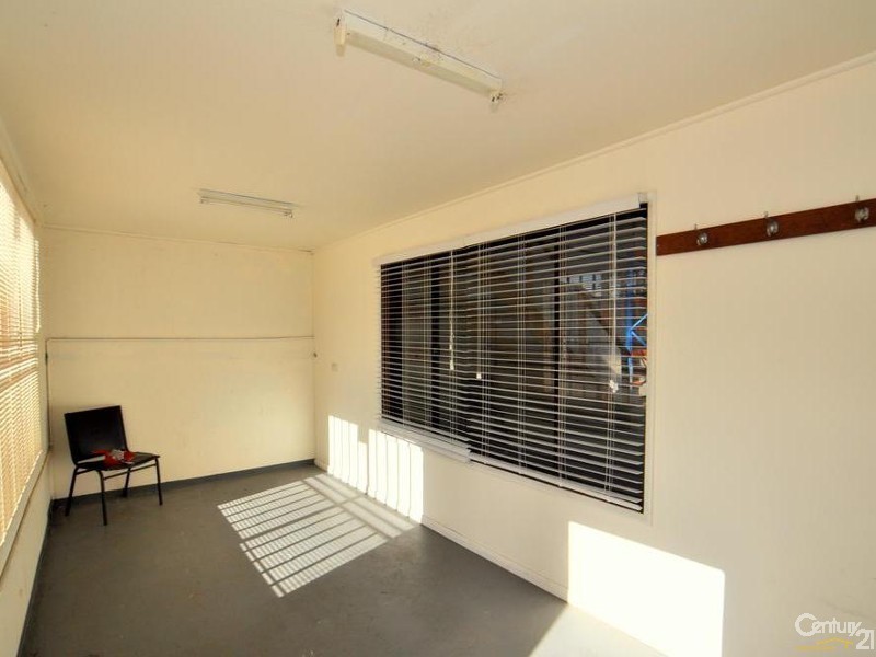 27 Kirrawee ave, Gosford NSW 2250