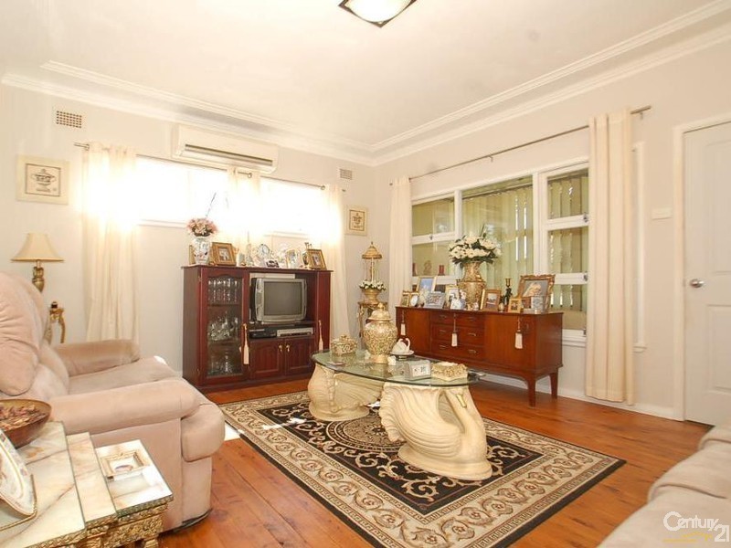 64 Cary st, Wyoming NSW 2250