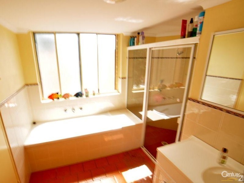 14/12 Hills st, Gosford NSW 2250