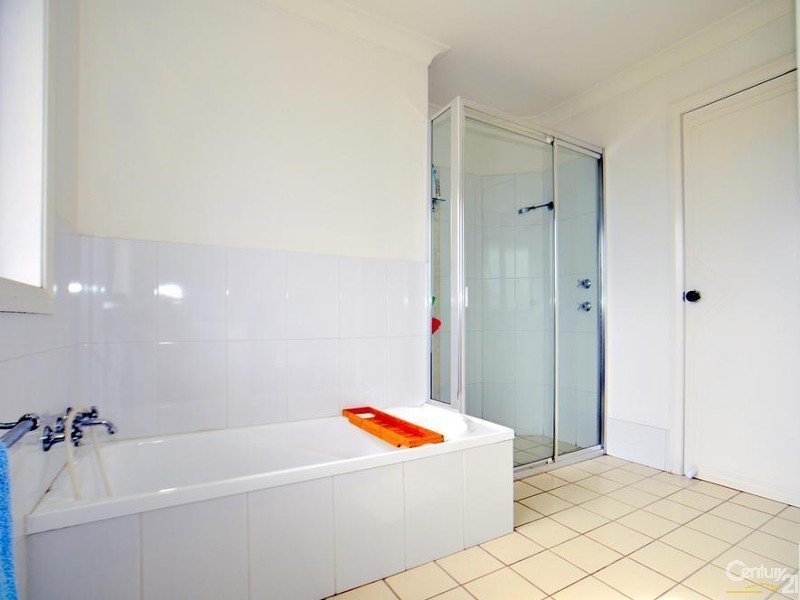 3/490 Pacific Highway, Wyoming NSW 2250