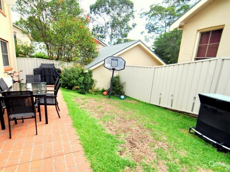 33/11 Berrys Head Rd, Narara NSW 2250