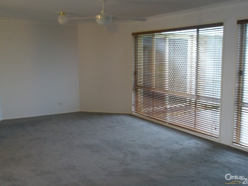 10 Kyliebar Street, Wadalba NSW 2259