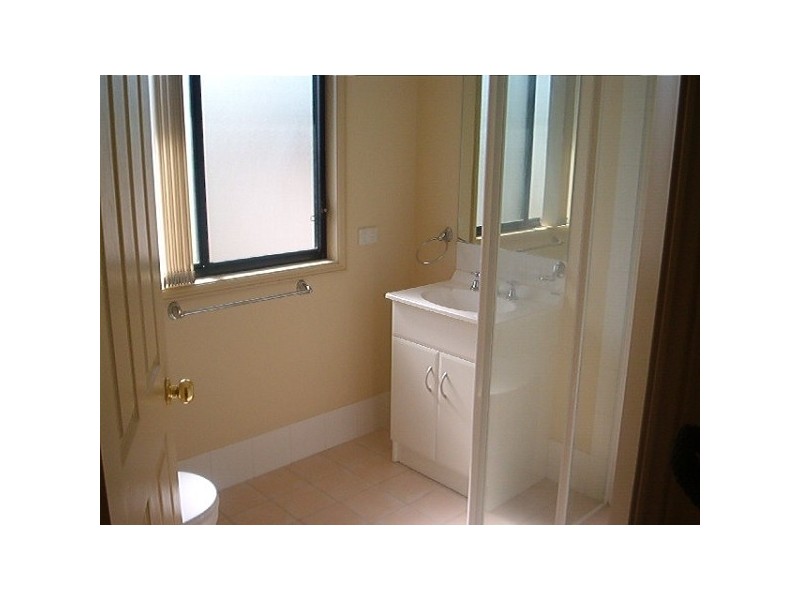 2 / 297a Henry Parry Drive, Wyoming NSW 2250