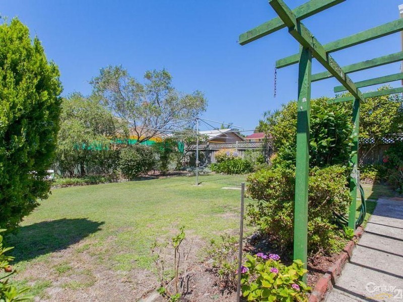 72 Andrew Road, Valentine NSW 2280