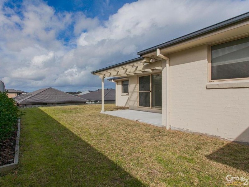 21 Stringybark Drive, Fern Bay NSW 2295