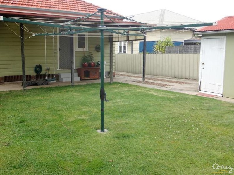 10 Mowbray Crescent, Adamstown NSW 2289