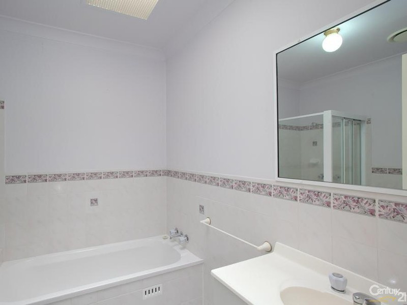 1/4 Chippendall Street, Speers Point NSW 2284