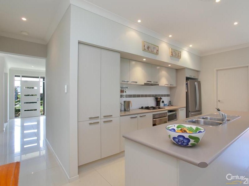 12 Seaside Boulevard, Fern Bay NSW 2295