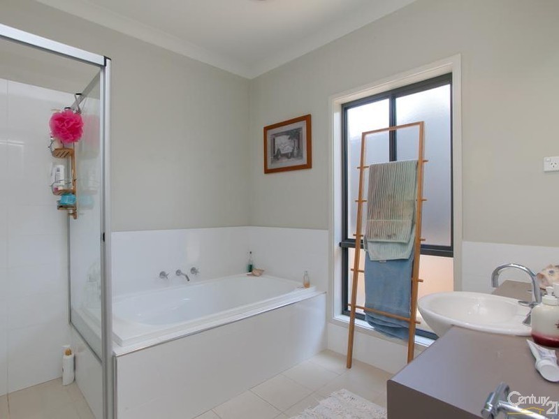 12 Seaside Boulevard, Fern Bay NSW 2295