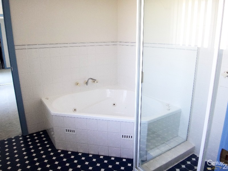 9A New York Avenue, Warners Bay NSW 2282