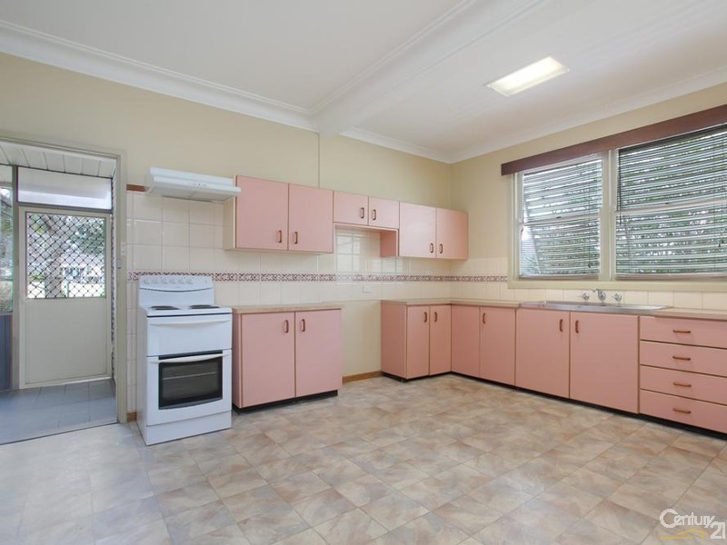 13 Dunkley Parade, Mount Hutton NSW 2290