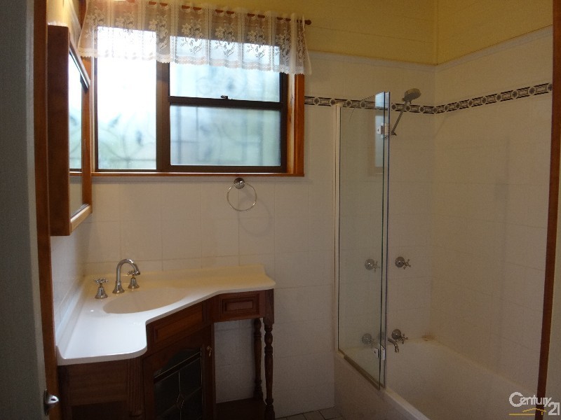 45 Ross Street, Belmont NSW 2280