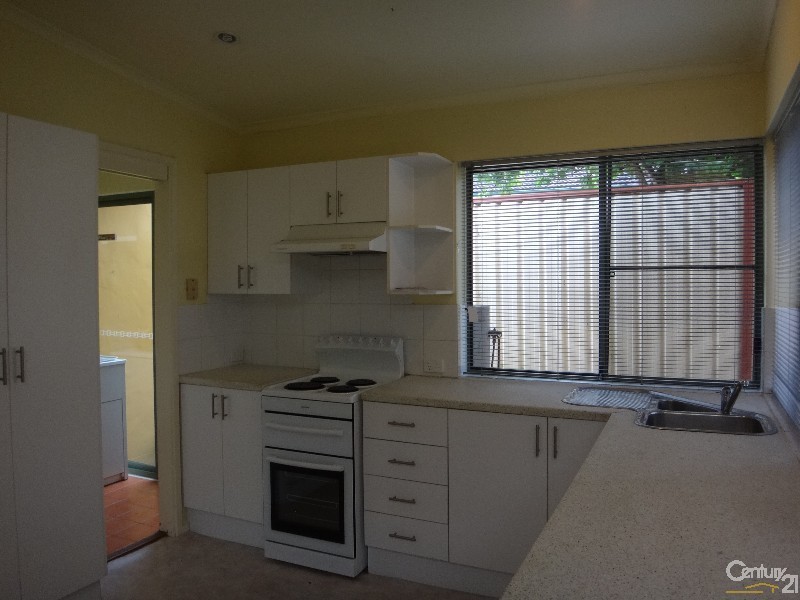 2/34 Decora Crescent, Warabrook NSW 2304