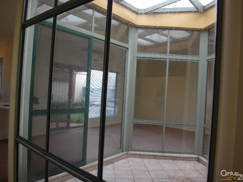 2/34 Decora Crescent, Warabrook NSW 2304