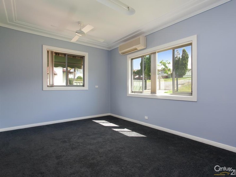 15 Tennent Road, Mount Hutton NSW 2290