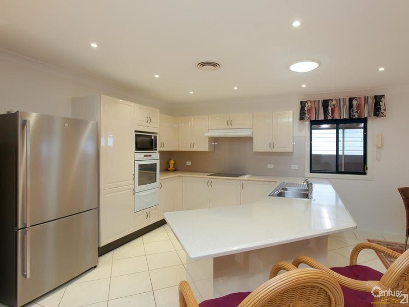 42 Patrick Street, Belmont North NSW 2280