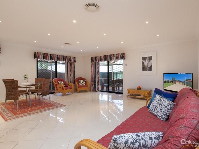 42 Patrick Street, Belmont North NSW 2280