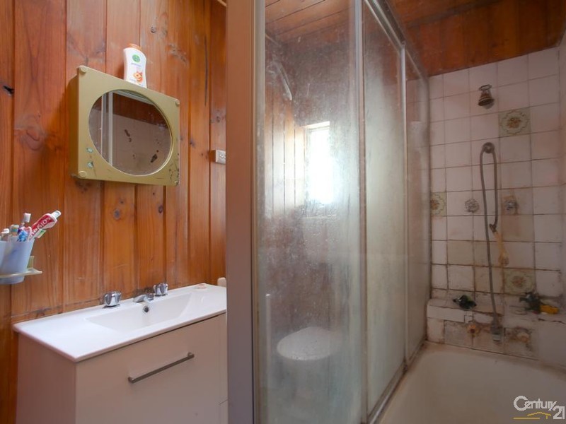 15 Teak Street, Gateshead NSW 2290