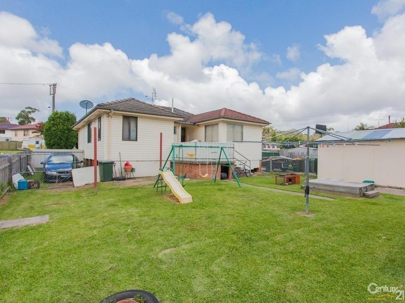 15 Teak Street, Gateshead NSW 2290