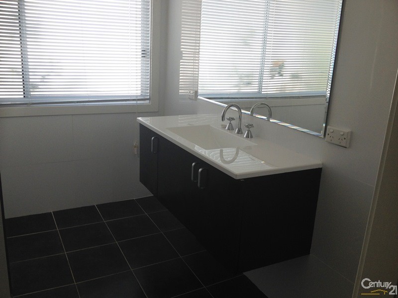 7 Lewers Street, Belmont NSW 2280