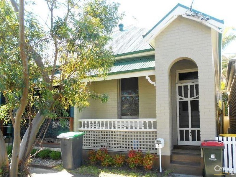 3 Eva Street, Hamilton NSW 2303