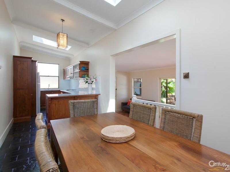 2 Texas Street, Mayfield NSW 2304