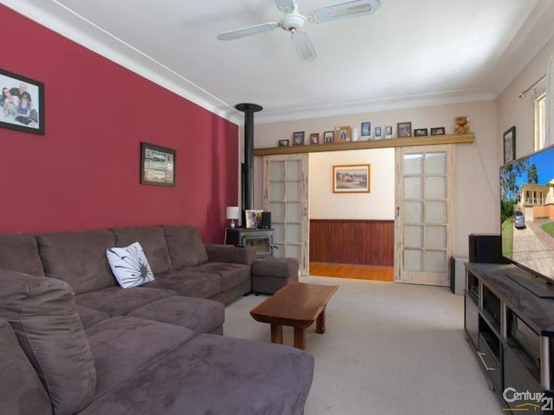 115 E K Avenue, Charlestown NSW 2290