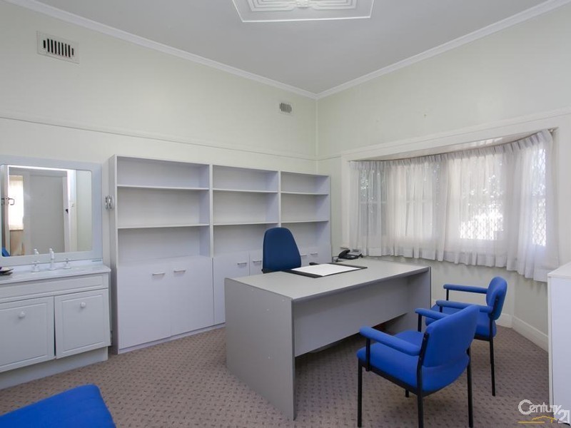 16 Lambton Road, Broadmeadow NSW 2292