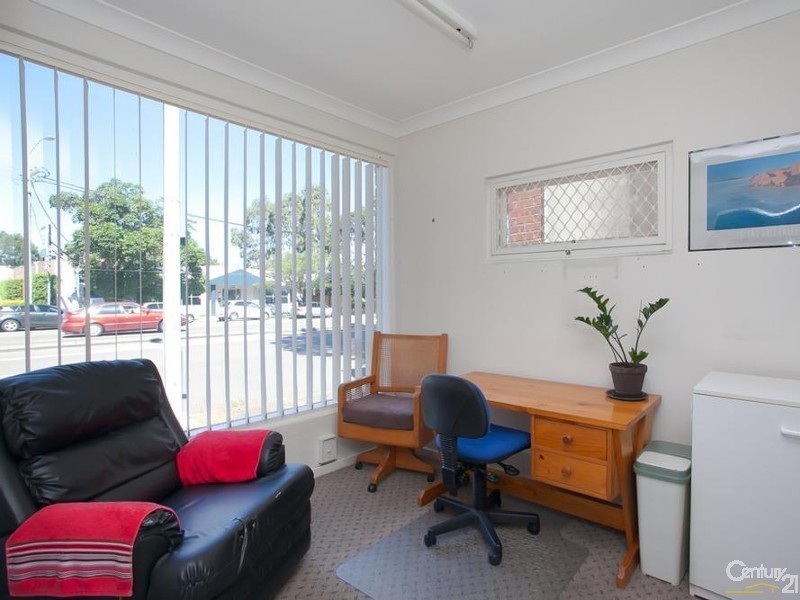 16 Lambton Road, Broadmeadow NSW 2292