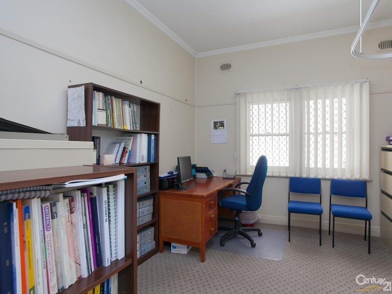 16 Lambton Road, Broadmeadow NSW 2292
