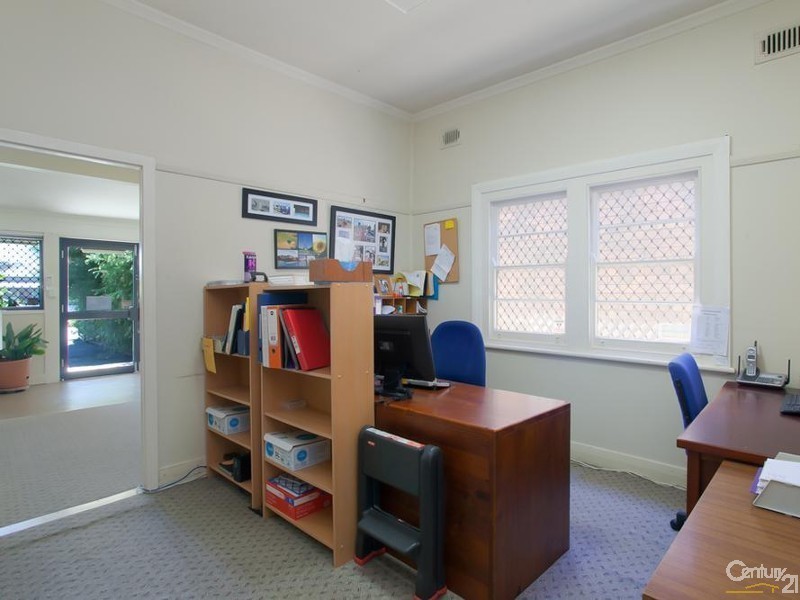 16 Lambton Road, Broadmeadow NSW 2292