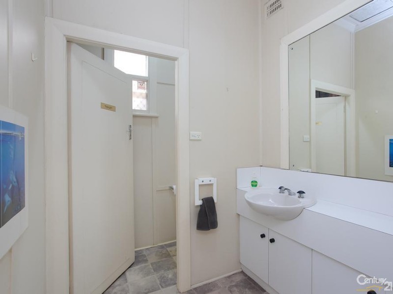 16 Lambton Road, Broadmeadow NSW 2292