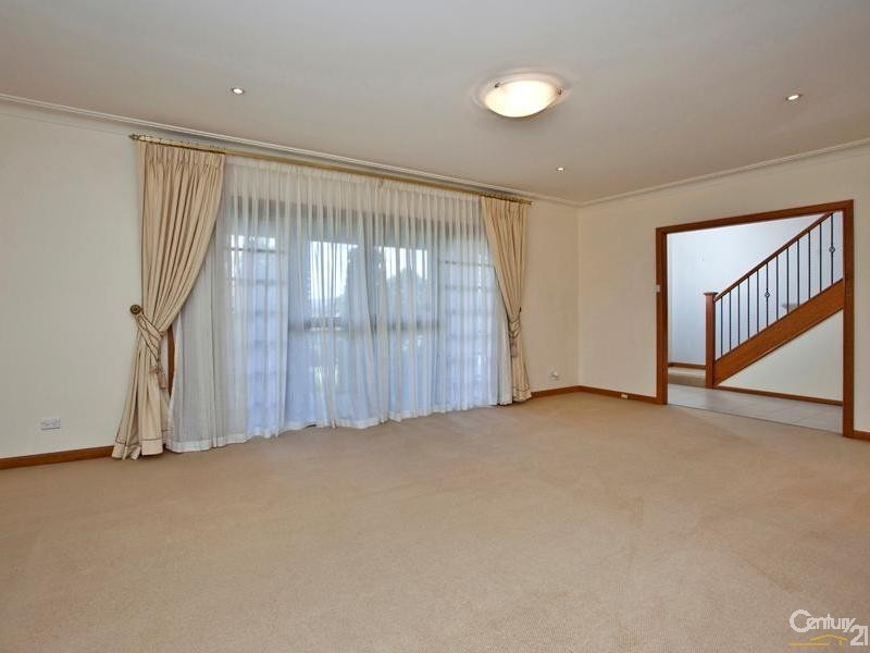 11 Rothbury Street, Eleebana NSW 2282