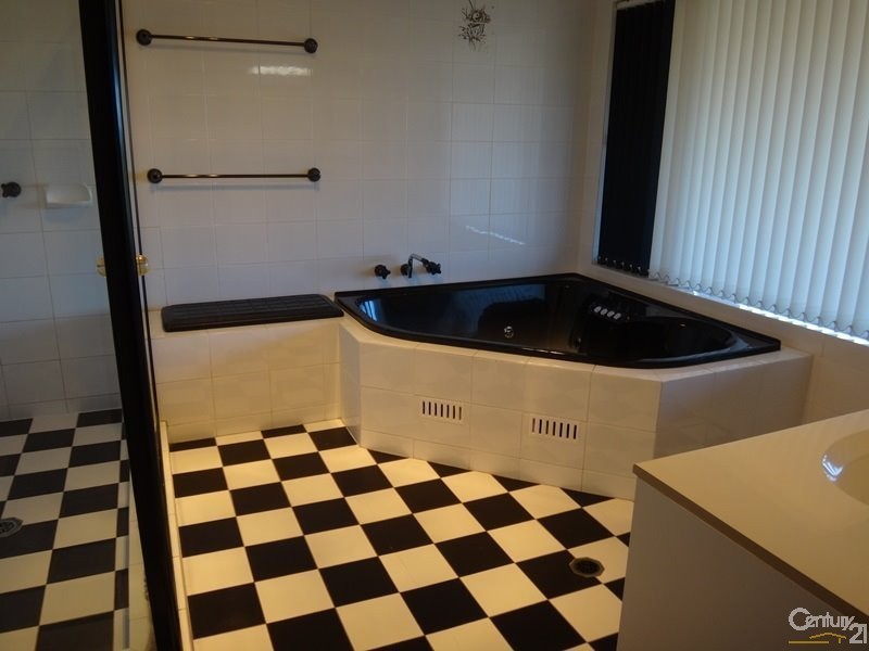 7 Barralong Street, Belmont North NSW 2280