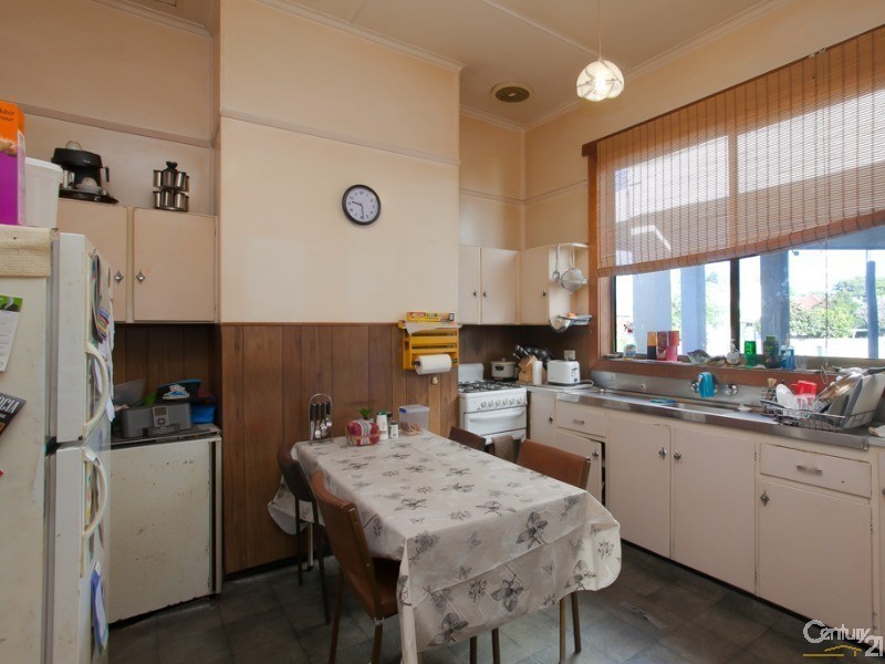 4 Norfolk Avenue, Islington NSW 2296