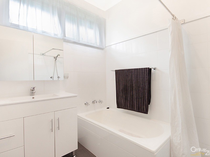 27 Hendrick Street, Cardiff NSW 2285