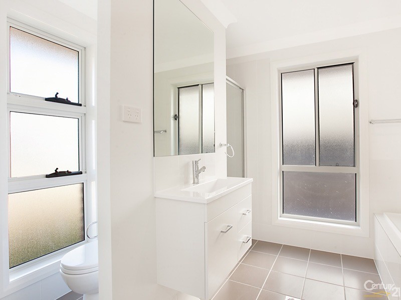 1 Polaris Avenue, Cameron Park NSW 2285