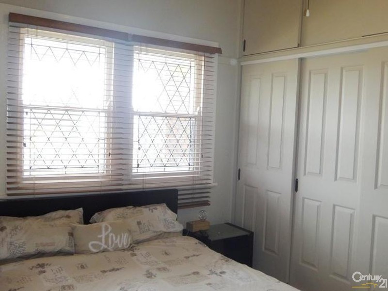 10 Mowbray Crescent, Adamstown NSW 2289