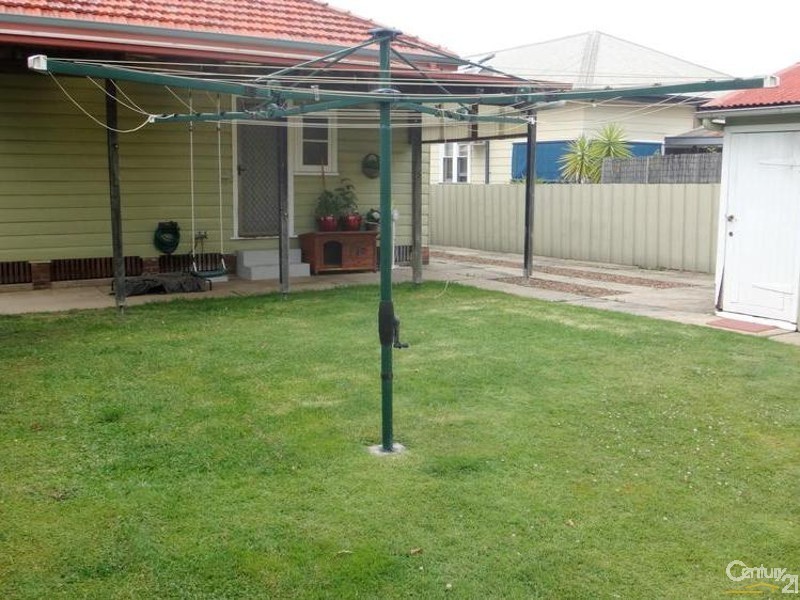 10 Mowbray Crescent, Adamstown NSW 2289