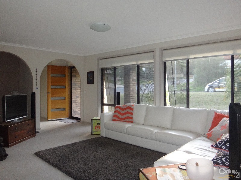 2  Fulmar Close, Mount Hutton NSW 2290