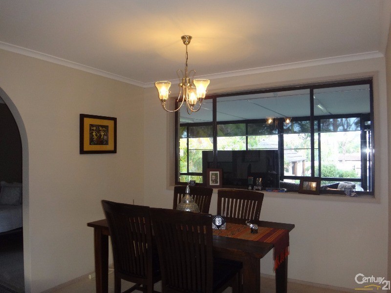 2  Fulmar Close, Mount Hutton NSW 2290