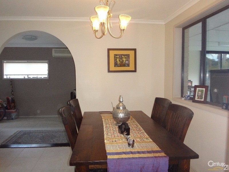 2  Fulmar Close, Mount Hutton NSW 2290