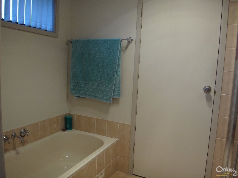 2  Fulmar Close, Mount Hutton NSW 2290